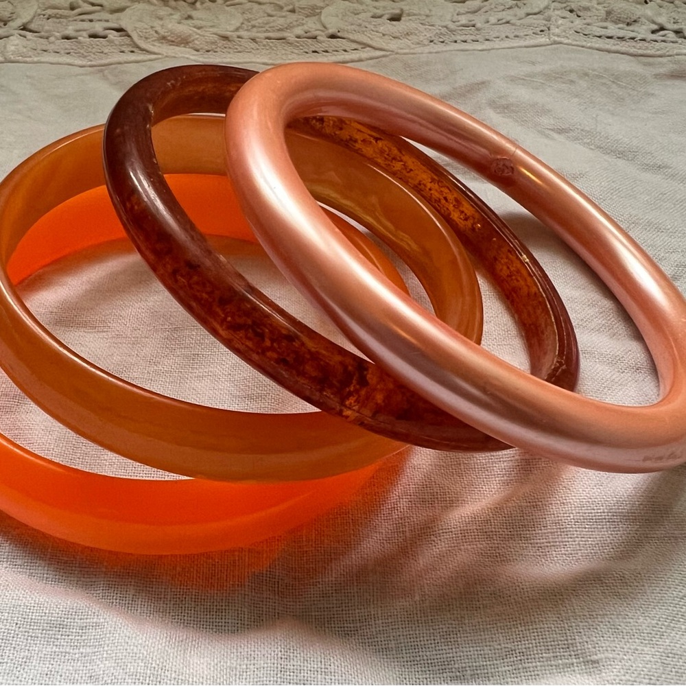 Vintage Bakelite Set of 4 Orange and Brown Bangles